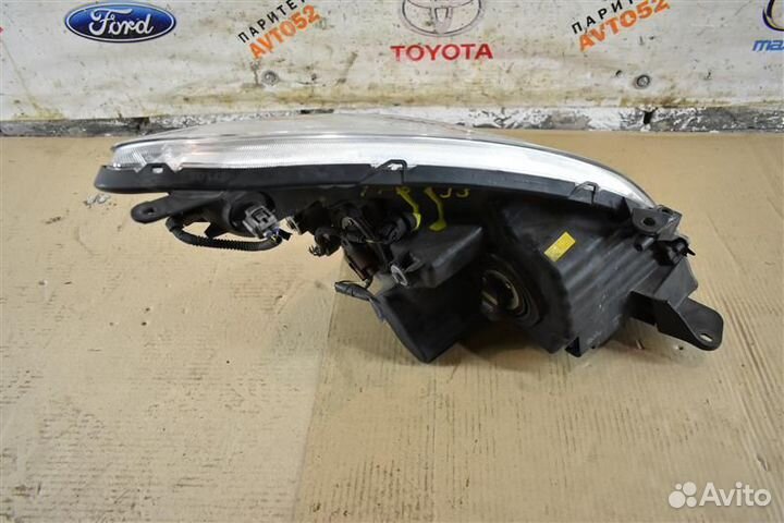 Фара передняя левая Toyota Corolla Verso 1