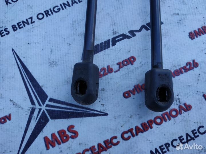 Стойка капота w204 Mercedes