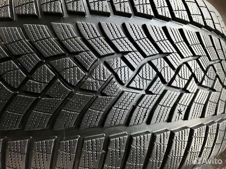 Goodyear UltraGrip Performance Gen-1 295/35 R21