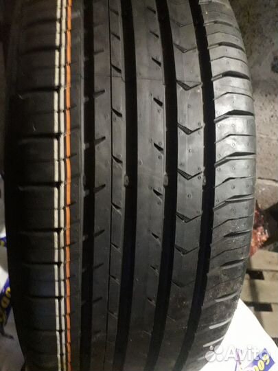 Continental ContiPremiumContact 5 215/55 R17 99W