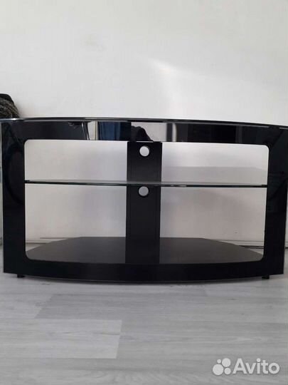 Тумба под тв из стекла