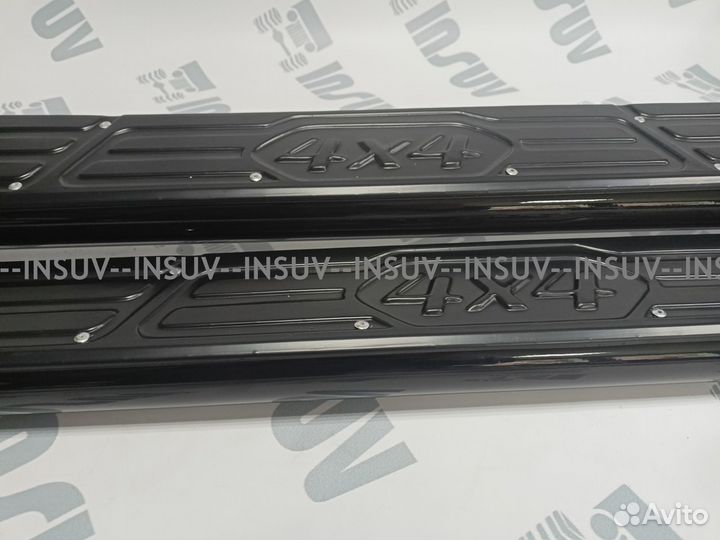 Пороги на Шевроле Ниву с пластиковой накладкой