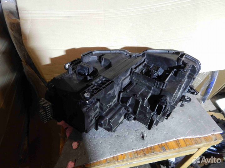 Фара правая Volkswagen Tiguan 2 поколение (2016-20