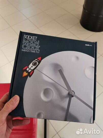 Часы Rocket Moon Clock