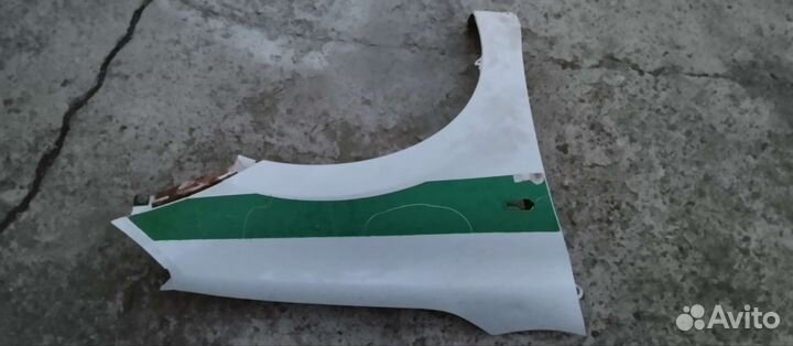 Крыло на LADA гранта