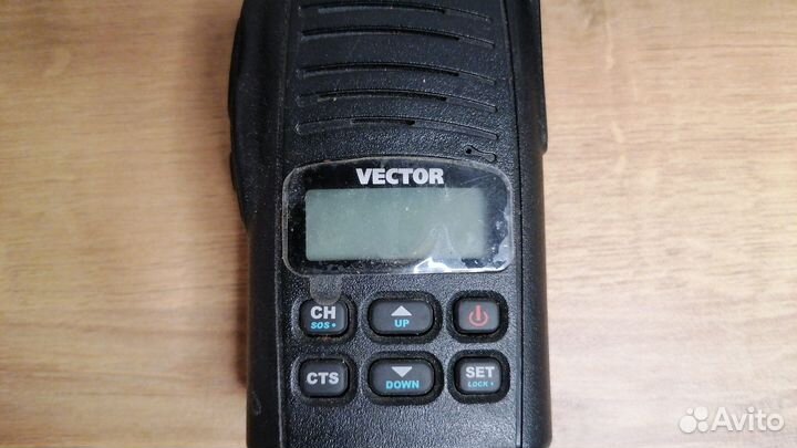 2 рации Vector BT FR 80Li + Зарядная станция