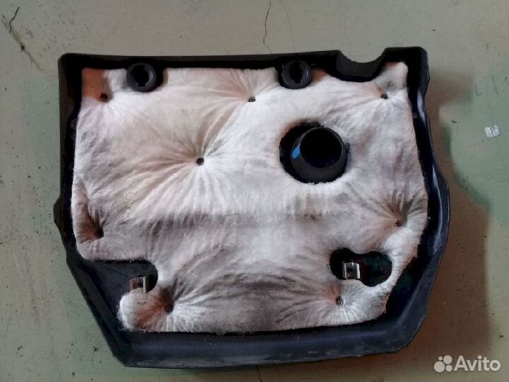 Декоративная крышка двс LF96102F1 Mazda Axela BK b