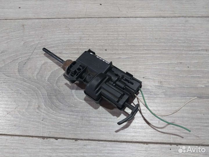 Активатор доводчик бензобака Renault Megan 2