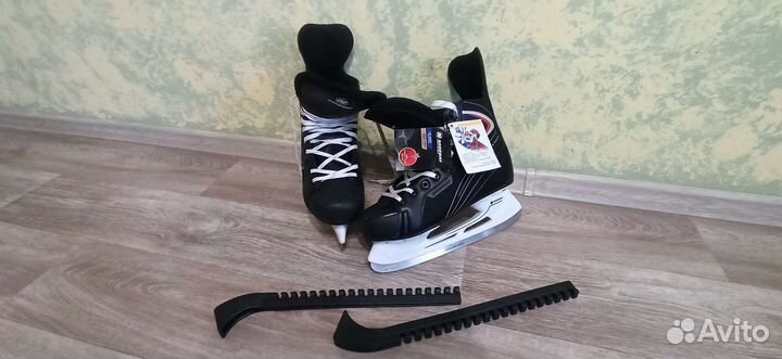 Коньки хоккейные