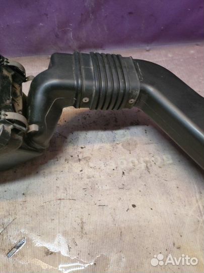 Корпус воздушного фильтра Mitsubishi Outlander Xl