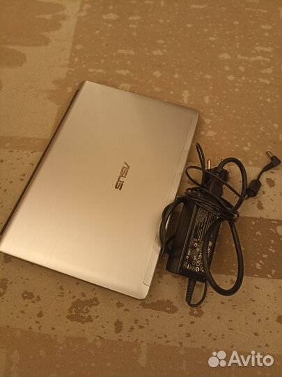 Отличный ноутбук Asus 12.6