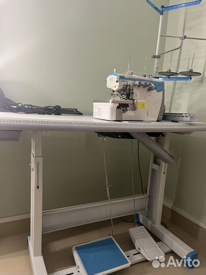 Оверлок промышленный 4 х