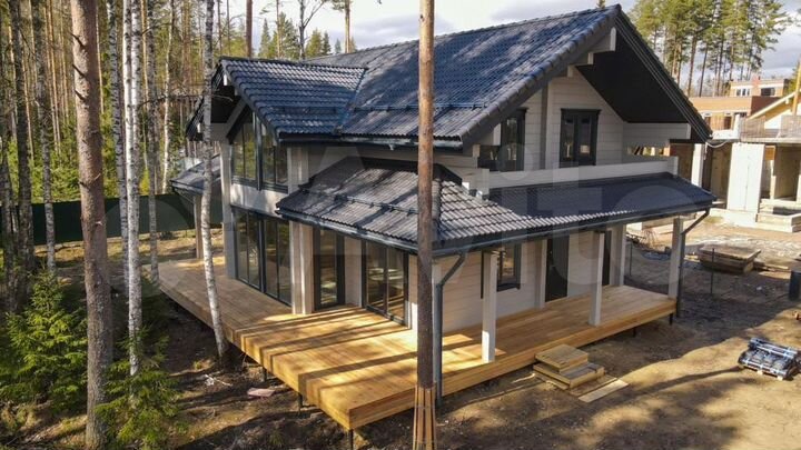 Коттедж 234 м² на участке 14 сот.