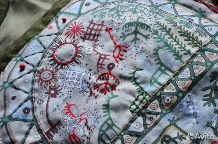 Сумка для бубна с вышитыми кириллическими буквами