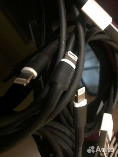 Кабель Apple (iPhone, iPad)