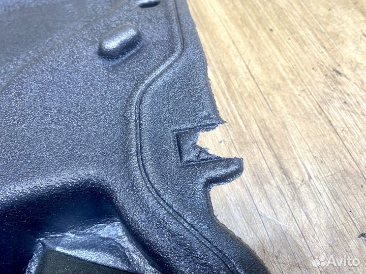 Шумоизоляция двери передняя правая Ford Focus 3