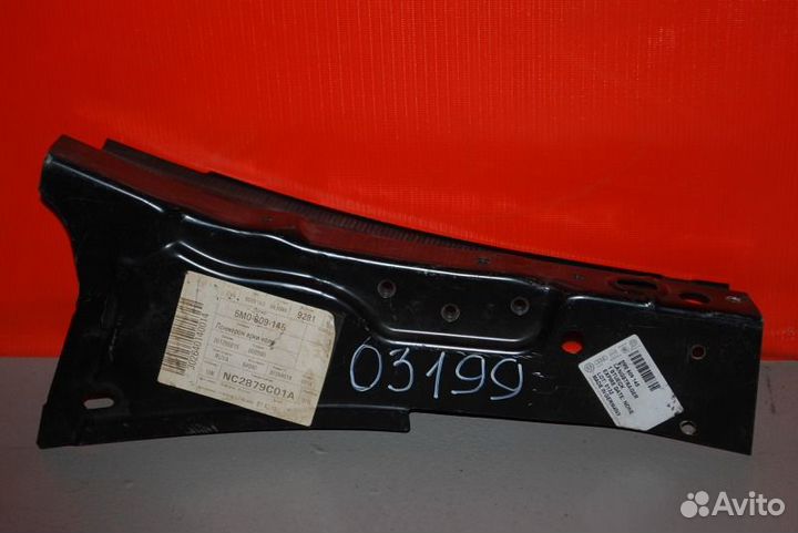 Кронштейн крыла передний правый Volkswagen Golf 5