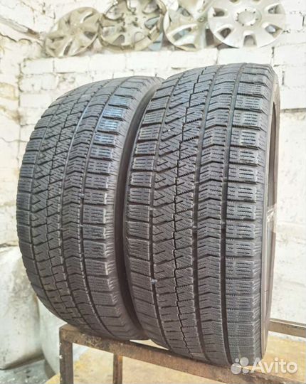 Bridgestone Blizzak VRX2 205/50 R17 93Q