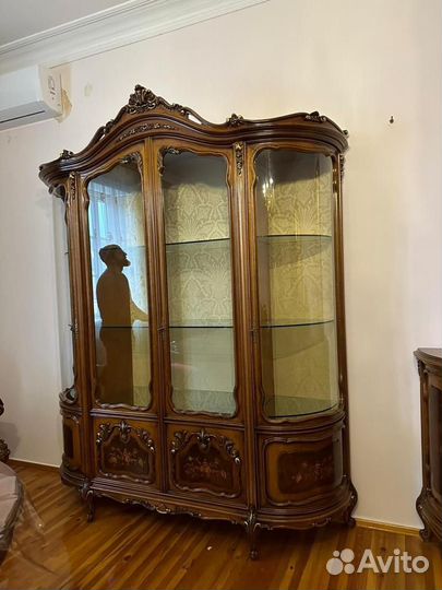 Продаеться румынская мебель 