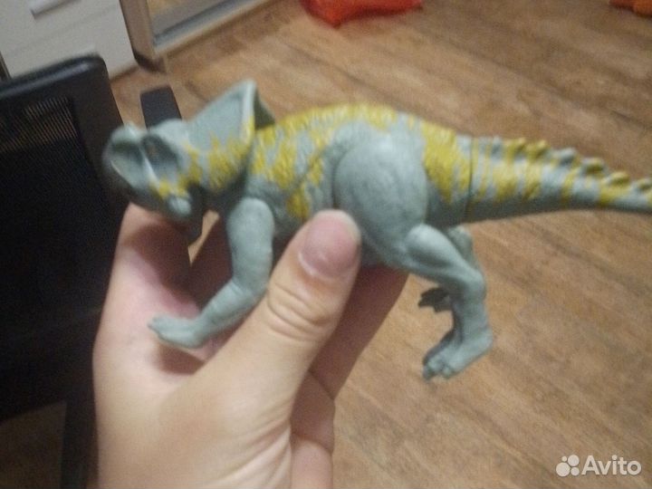 Динозавр jurassic world