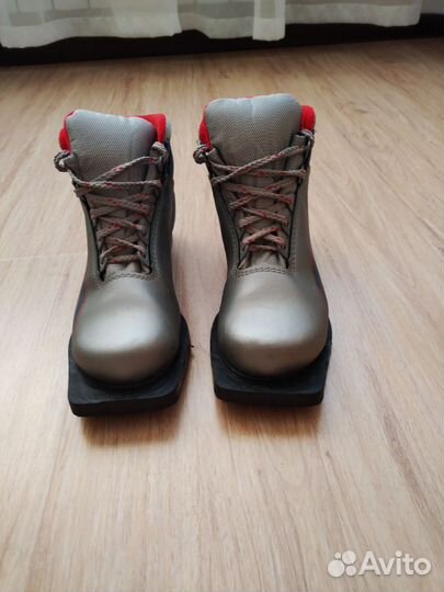Ботинки для беговых лыж детские 35 размер