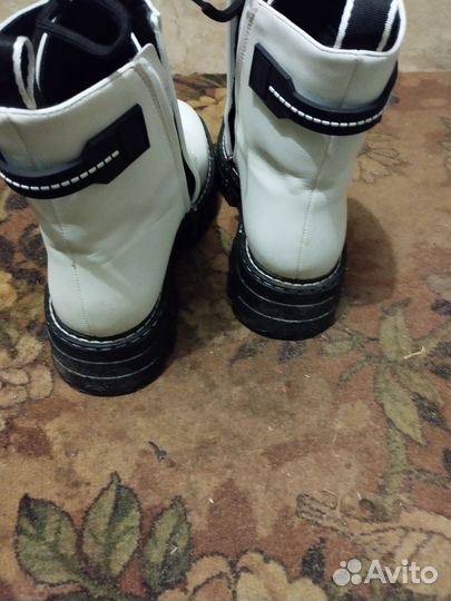 Зимние женские ботинки