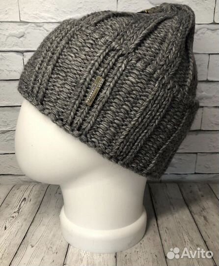 Шапка женская вязаная