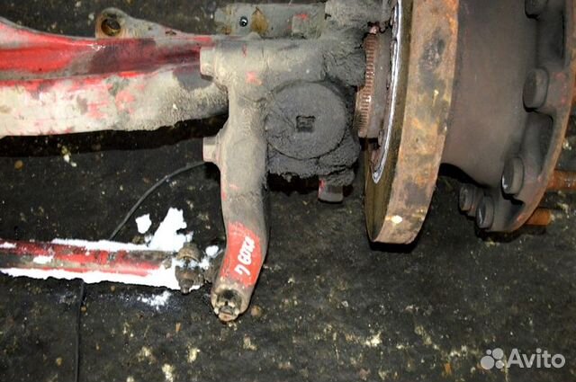 Поворотный кулак переднего моста, левый volvo FH12