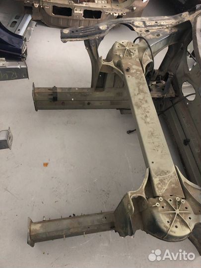 Четверть передняя правая Tesla Model S 2012