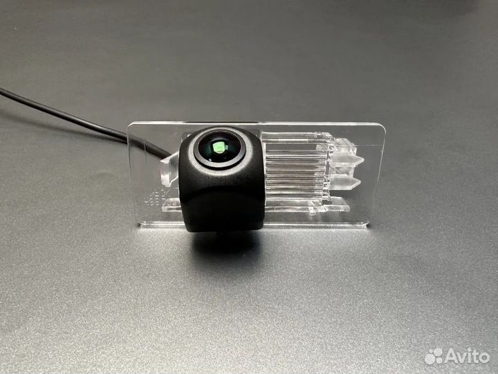 Камера заднего вида Фольксваген 2010+ AHD 720P