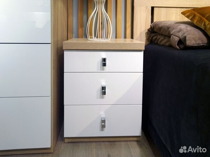 Тумба прикроватная
