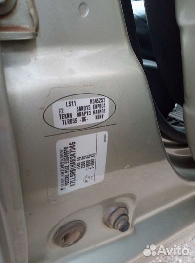 Капот на renault logan 1