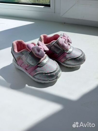 Кроссовки для девочки