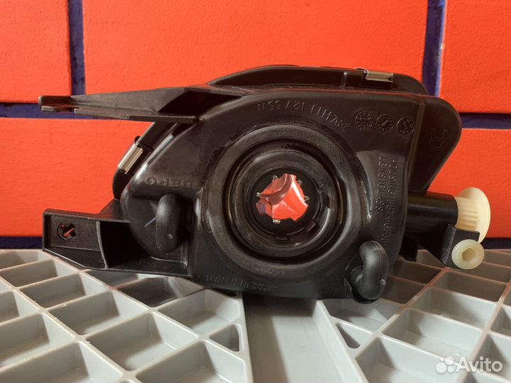 Фара противотуманная правая и левая Mercedes E 211