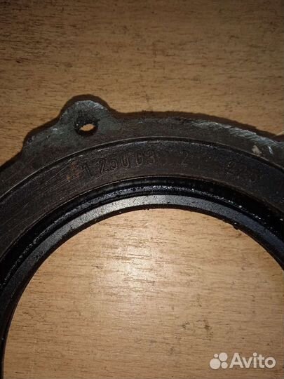 Крышка коленвала BMW 5 E34 бмв 5 Е34