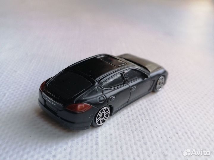 Машинка игрушка Porsche Panamera turbo