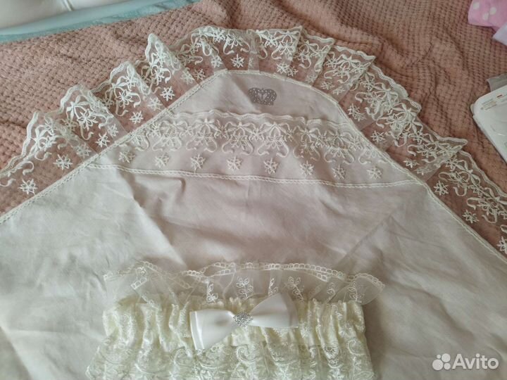 Уголок и бант на выписку