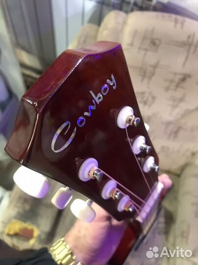 Акустическая гитара