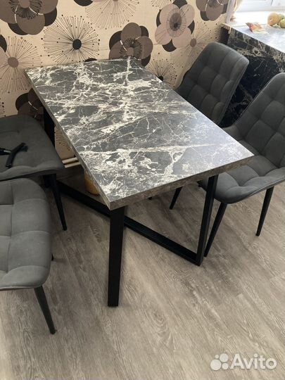 Кухонный стол