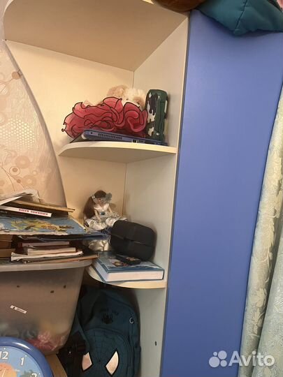 Шкаф и кровать