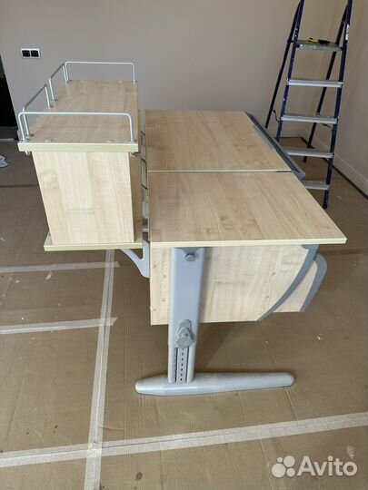 Растущая парта (стол ) дэми