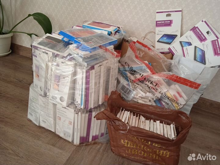 Чехлы, стекла для телефонов