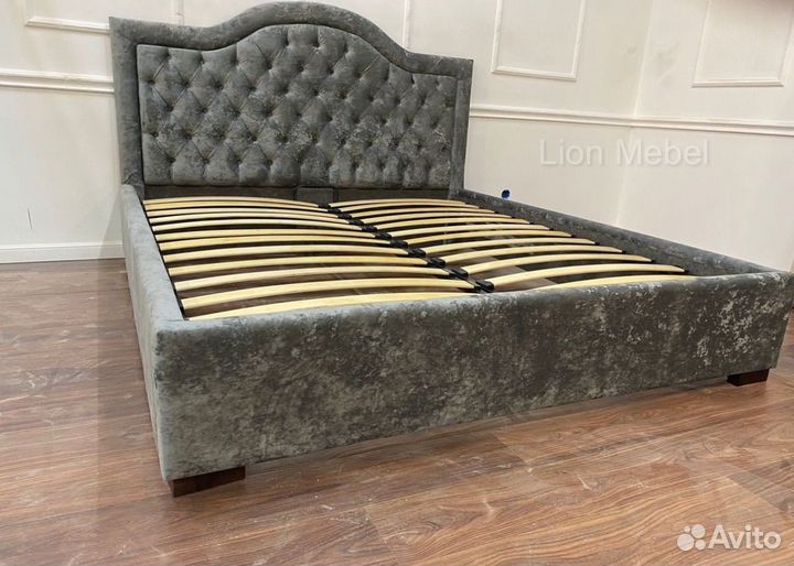 Кровать двухспальная с подьемным механизмом