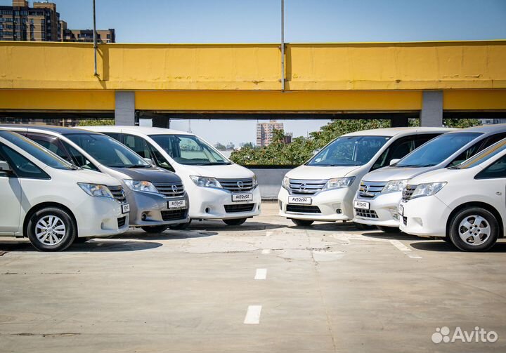 Nissan Serena 2.0 CVT, 2012, 261 314 км