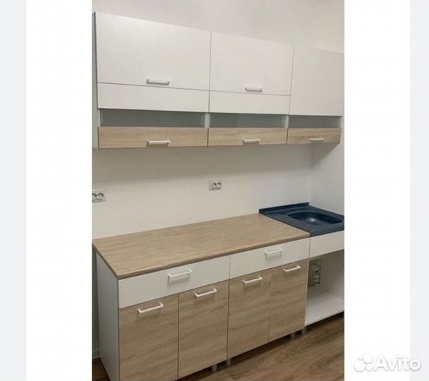 Кухонный гарнитур со столешницей