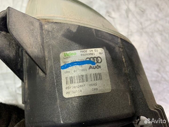 Фара противотуманная правая Audi A4 B7 2005-2007