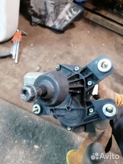 Моторчик заднего дворника лагуна 2 лифтбек