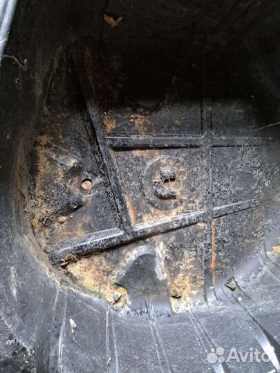 Накладка багажника на Mercedes W203