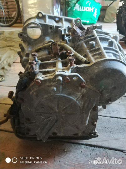 Двигатель и коробка на Toyota Avensis2