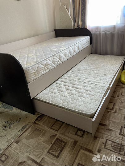 Двухъярусная кровать